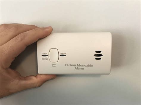 Where to place a carbon monoxide detector, and how。